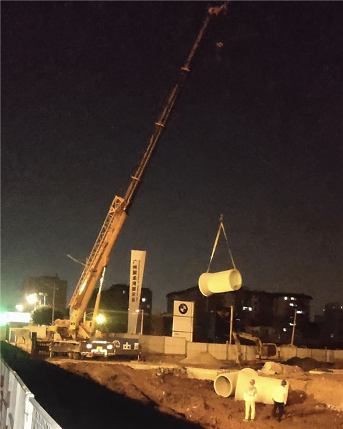 子长市“弯臂矫正”—— 吊车的 “形变补偿” 技术